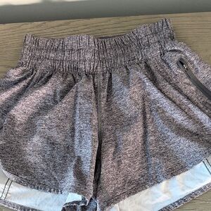 Like new condition!!!!! Lululemon Tracker shots